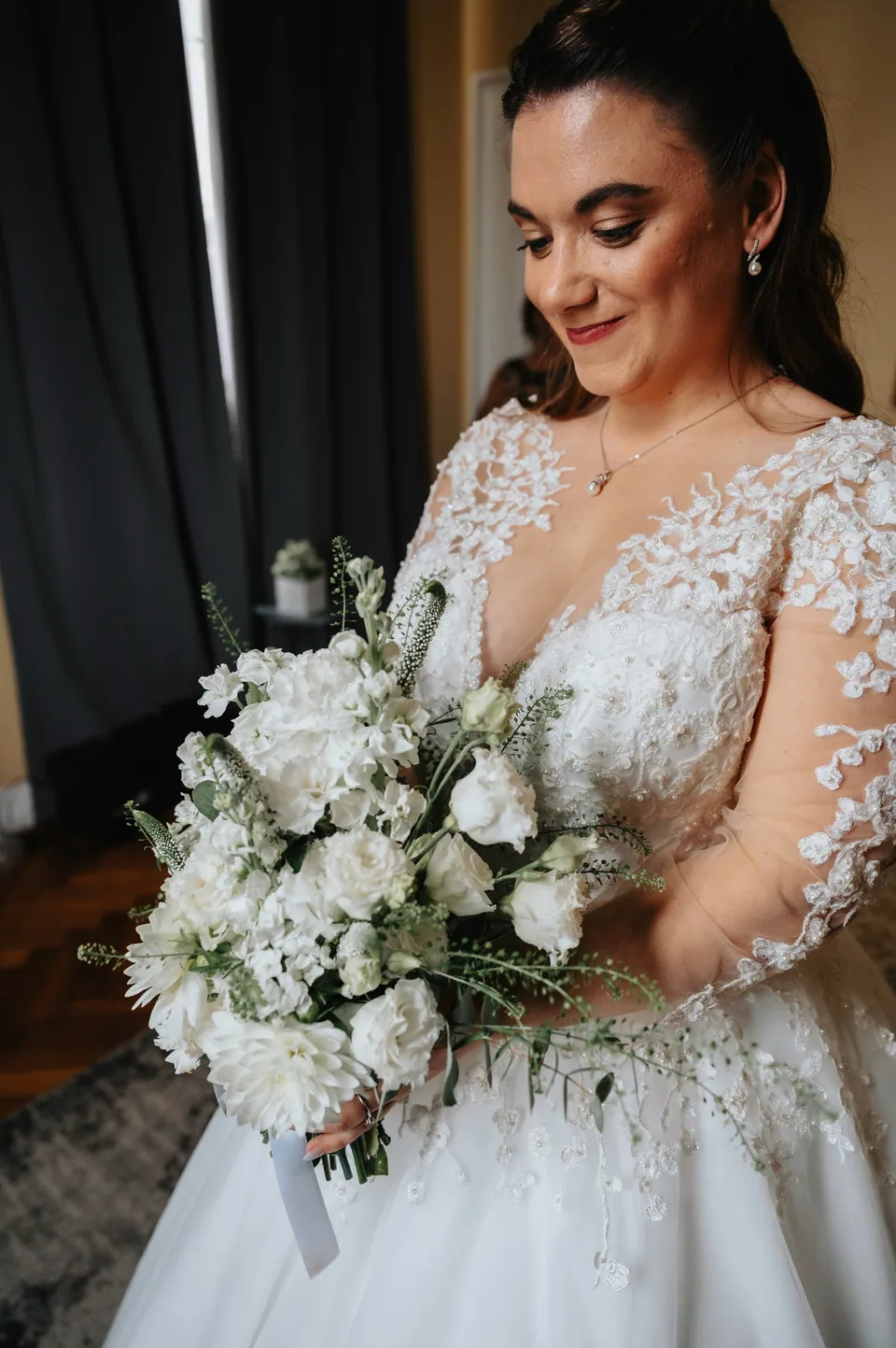 Mariée avec son bouquet