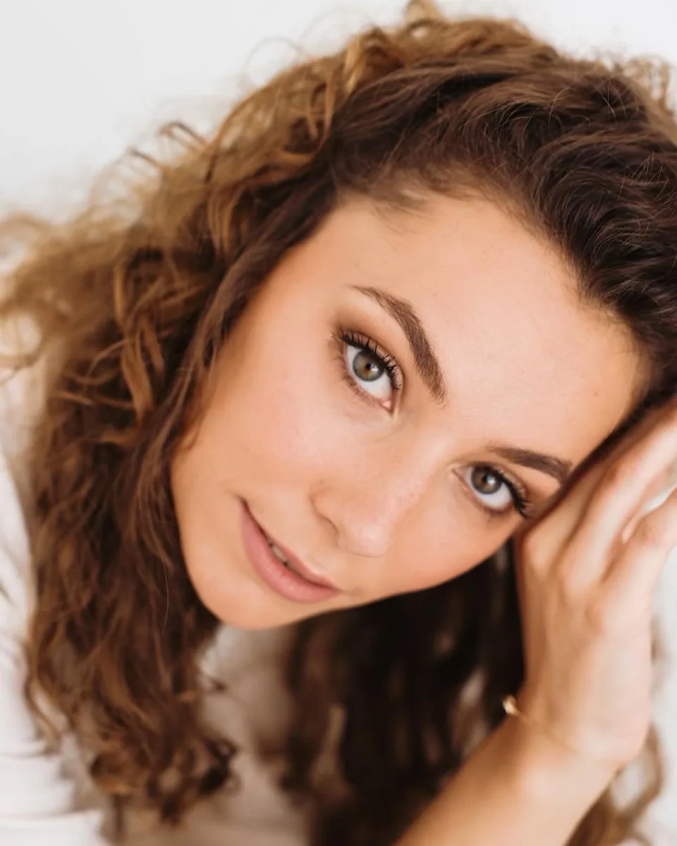 Portrait mettant en valeur un maquillage naturel