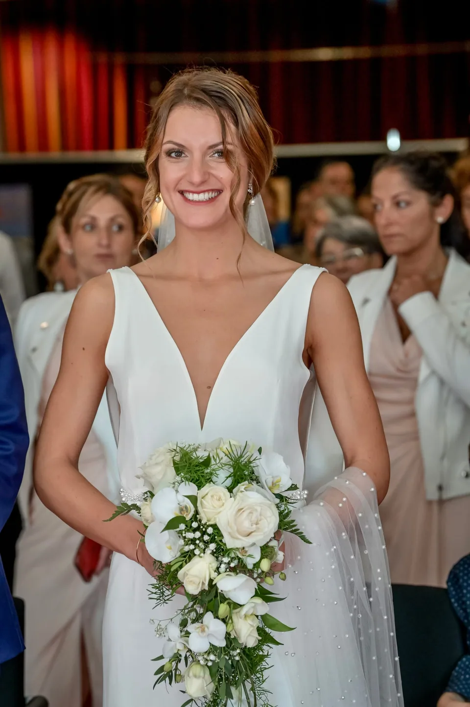 Mariée entourée de ses proches